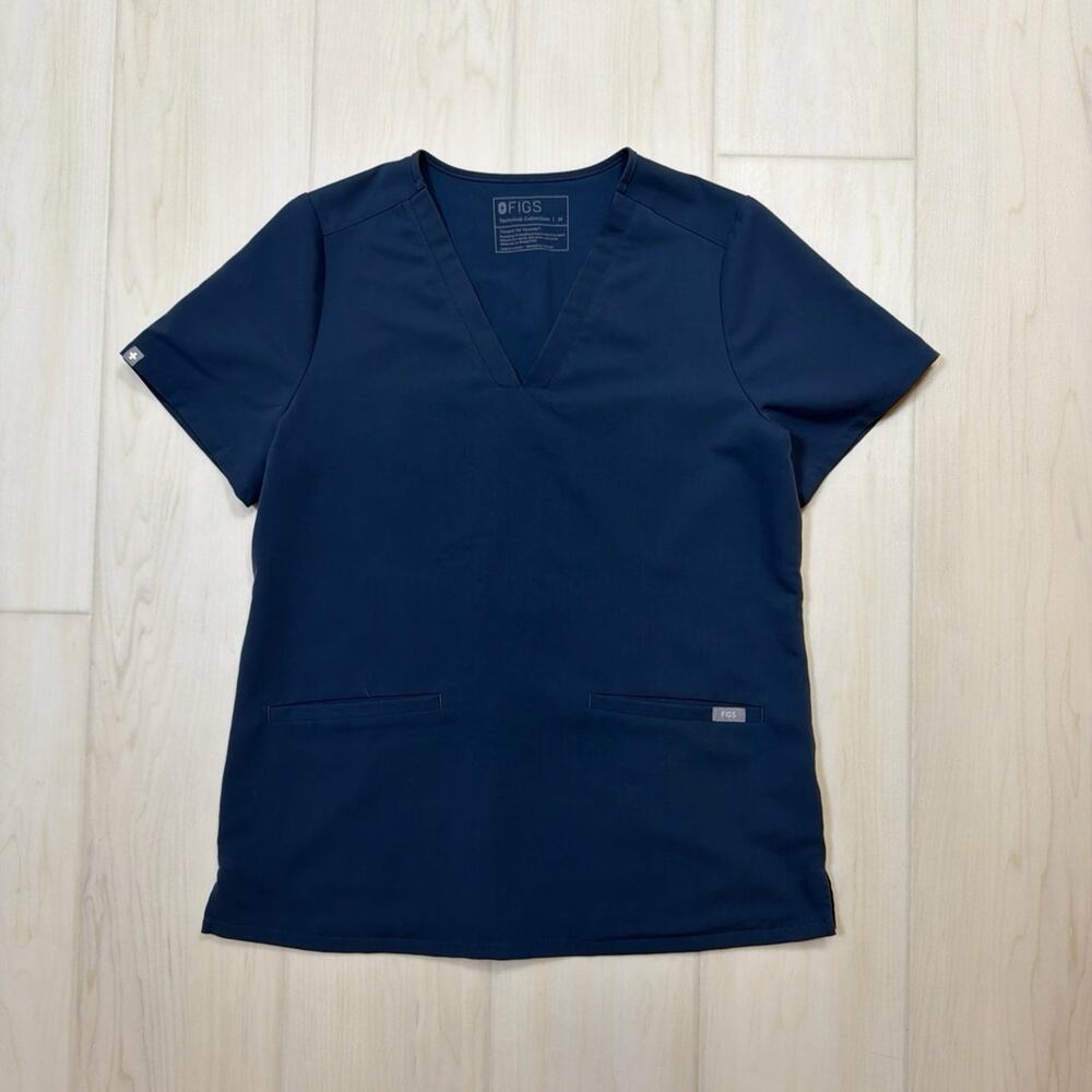 FIGS Dark Harbor Navy Blue Casma Three Pocket V Neck Scrub Top Size Medium